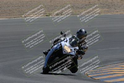 media/Apr-09-2023-SoCal Trackdays (Sun) [[333f347954]]/Turn 10 (115pm)/